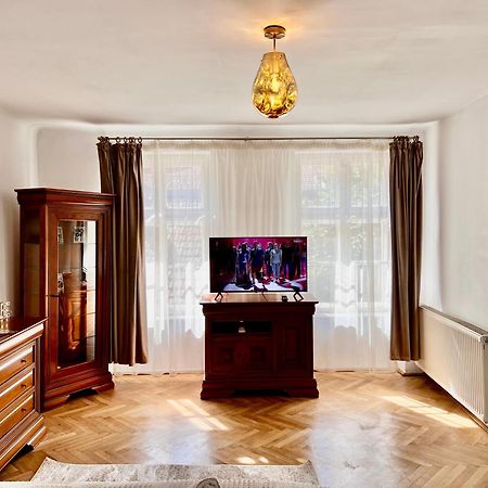 Old Town City Center Apartments Braşov Buitenkant foto