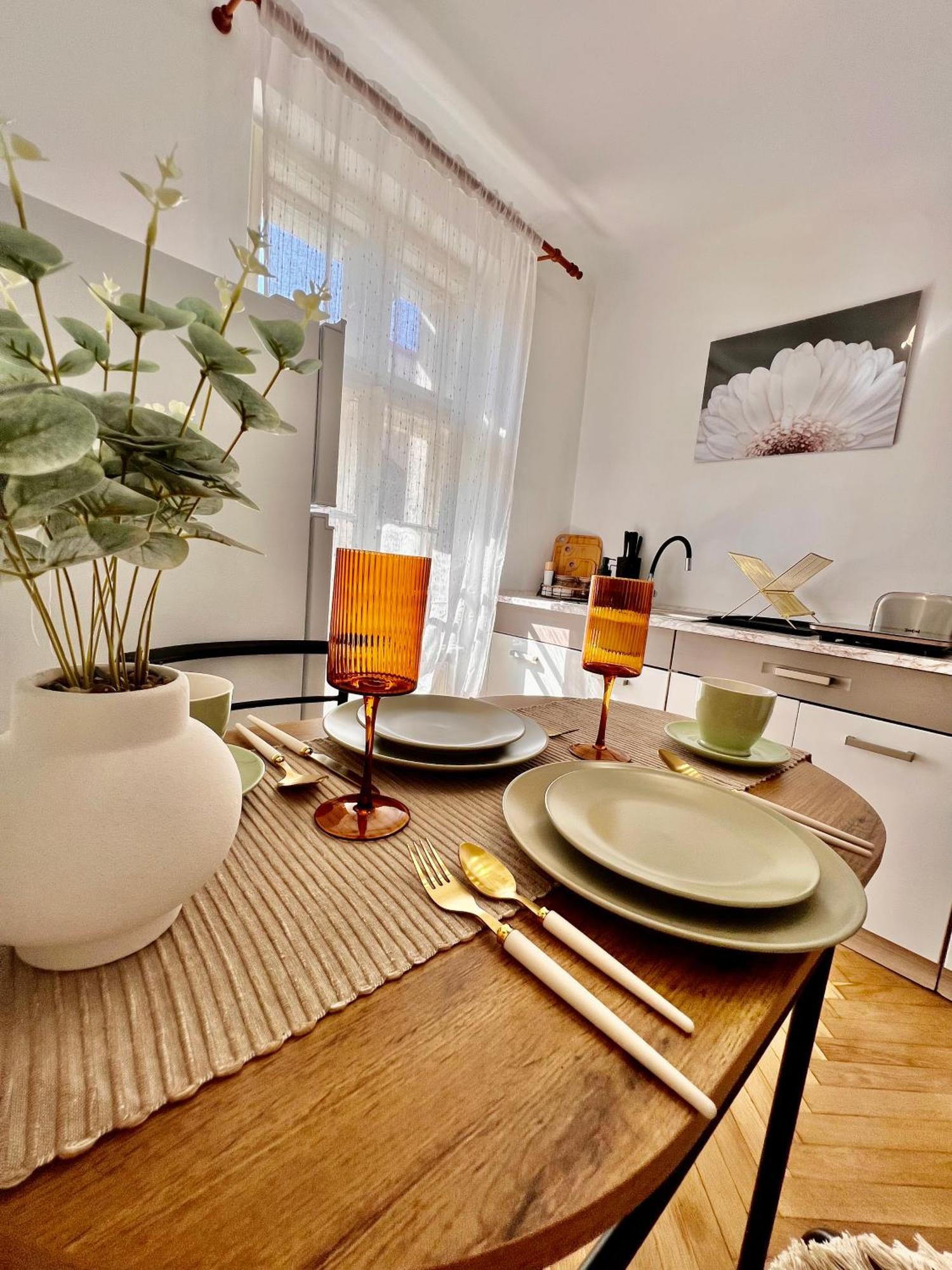 Old Town City Center Apartments Braşov Buitenkant foto