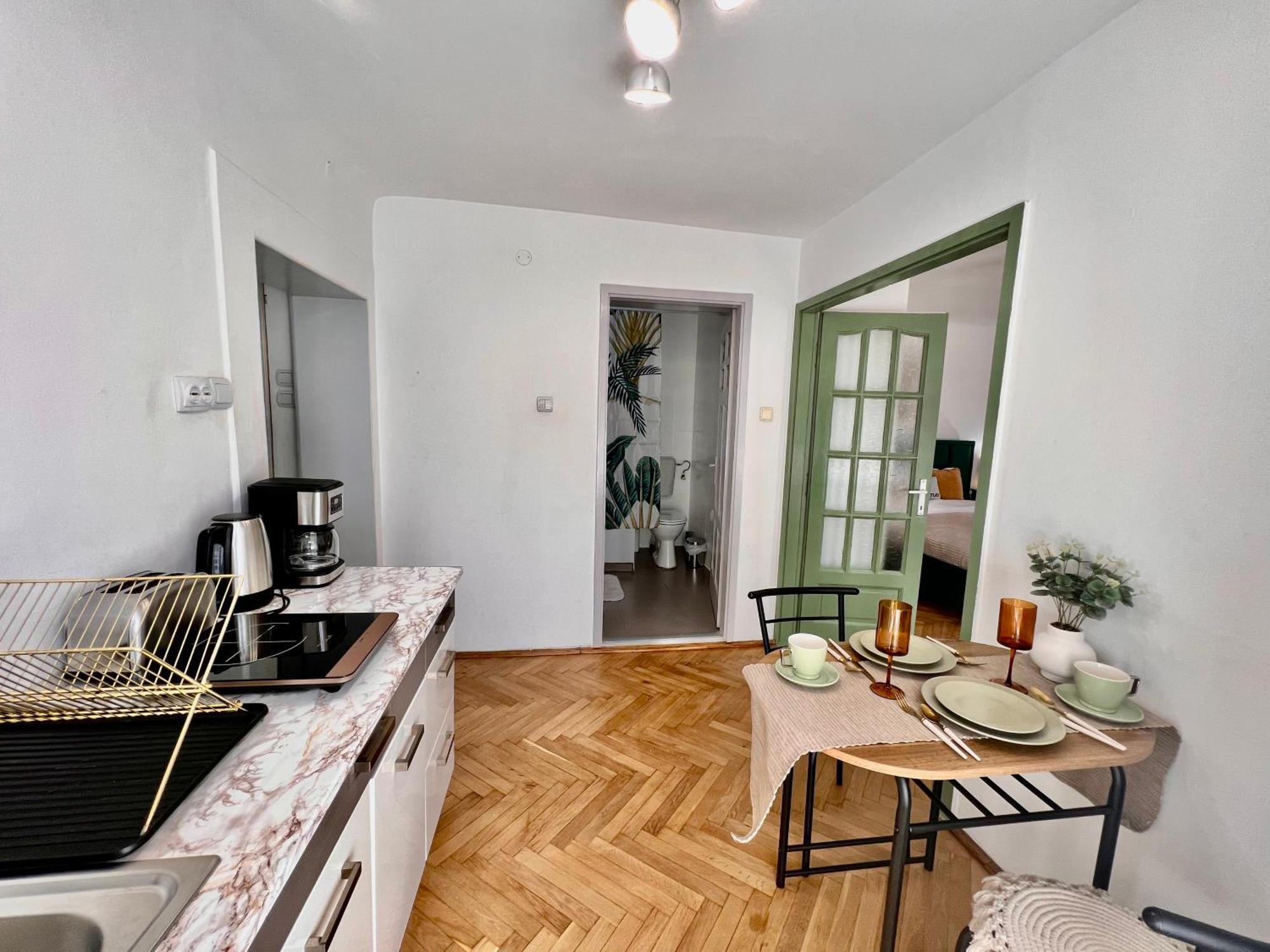 Old Town City Center Apartments Braşov Buitenkant foto