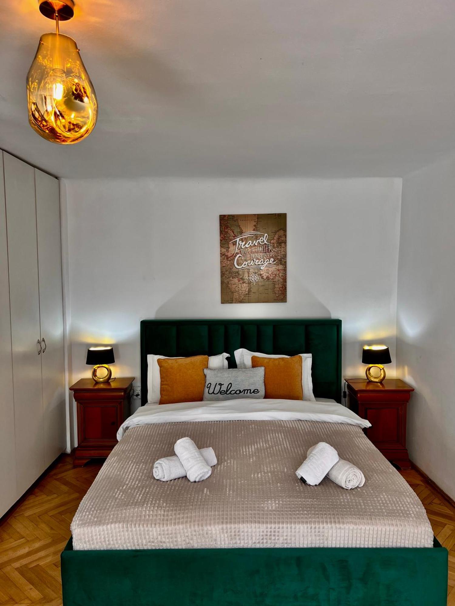 Old Town City Center Apartments Braşov Buitenkant foto