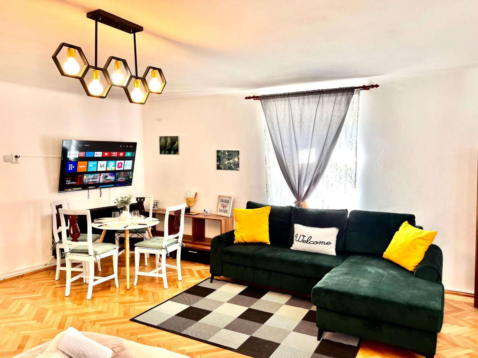 Old Town City Center Apartments Braşov Buitenkant foto