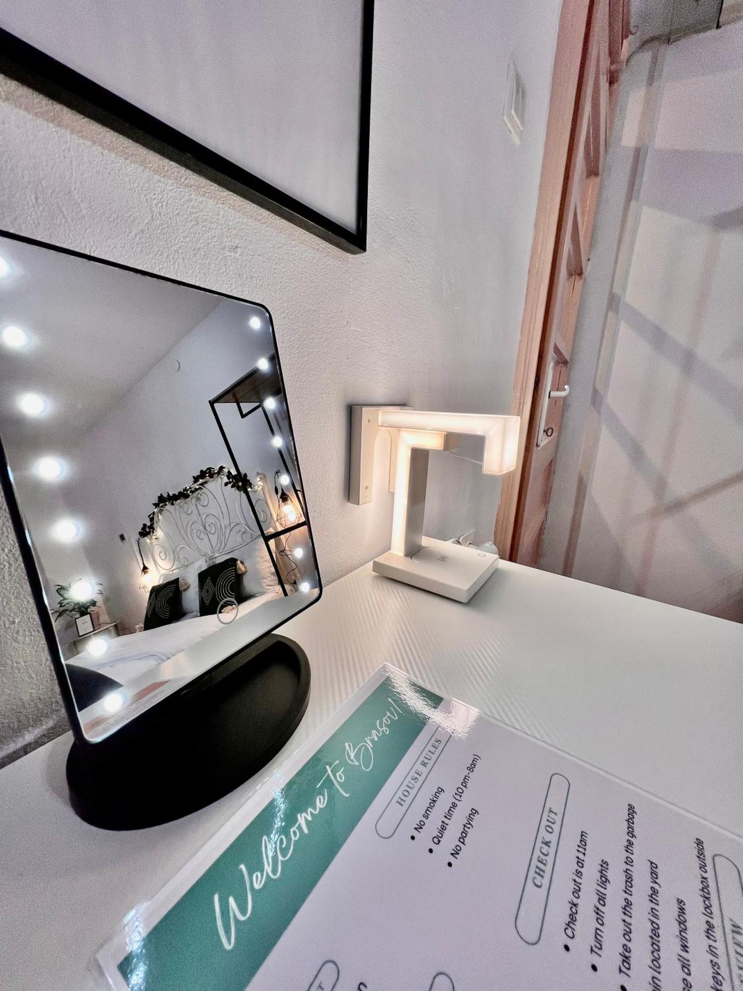 Old Town City Center Apartments Braşov Buitenkant foto